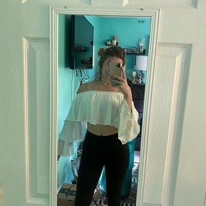 Long sleeve crop top